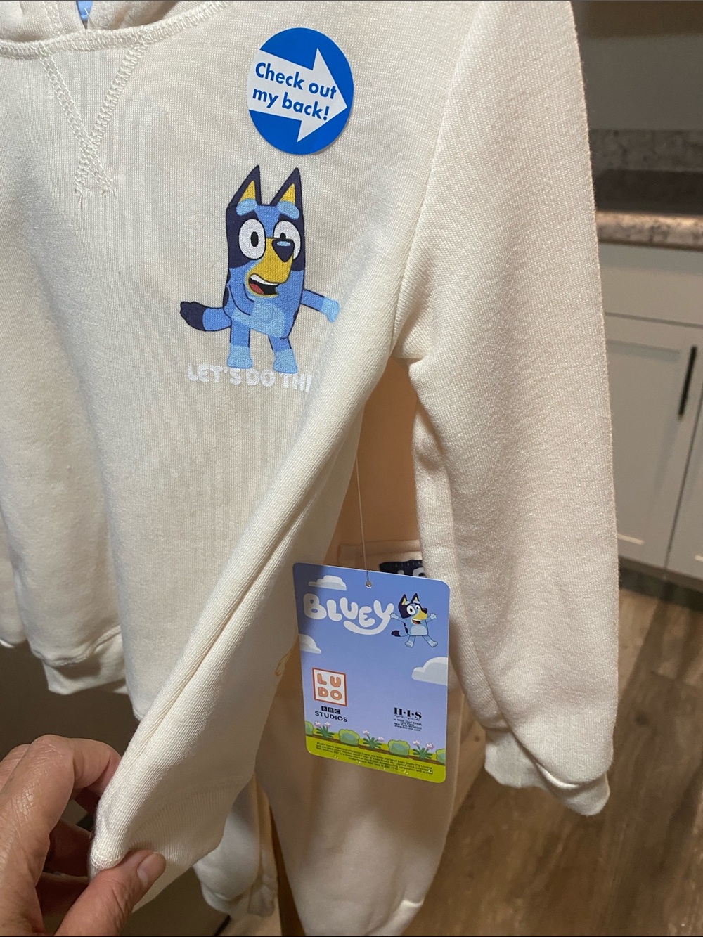 Bluey Cream Kids Sweatshirt & Joggers Set with Bluey Graphic size 4T NWT unisex - Picture 2 of 6